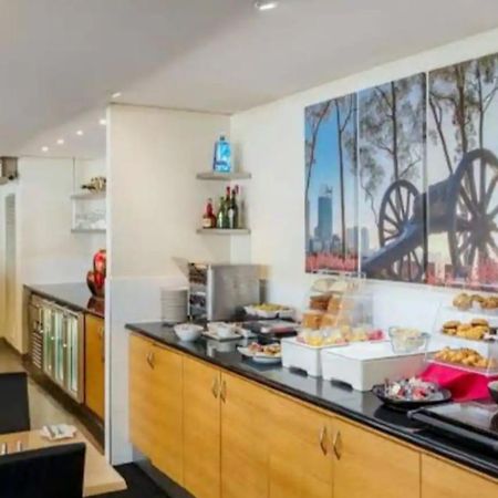 City & Lakeside With Free Parking, Pool And 10 Mins Walk Into The City Perth Exteriér fotografie