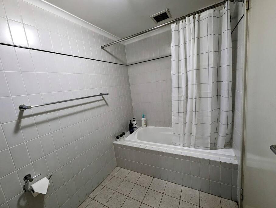 City & Lakeside With Free Parking, Pool And 10 Mins Walk Into The City Perth Exteriér fotografie