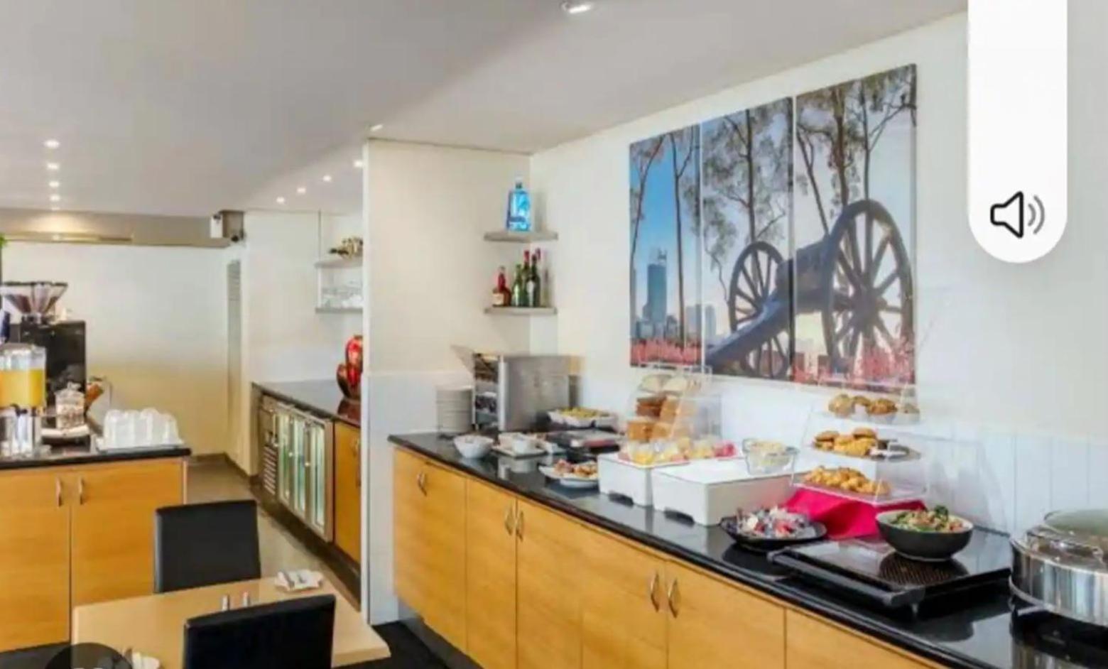 City & Lakeside With Free Parking, Pool And 10 Mins Walk Into The City Perth Exteriér fotografie